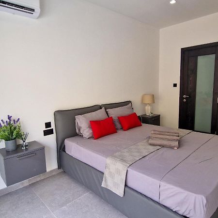 Barbara Properties - Luxury Qawra Stay خليج سانت بول المظهر الخارجي الصورة