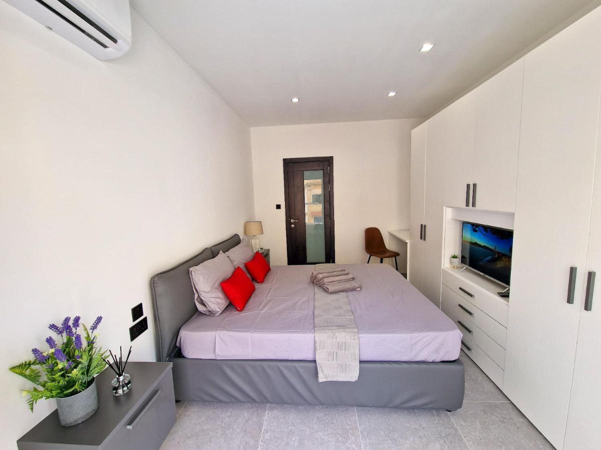 Barbara Properties - Luxury Qawra Stay خليج سانت بول المظهر الخارجي الصورة