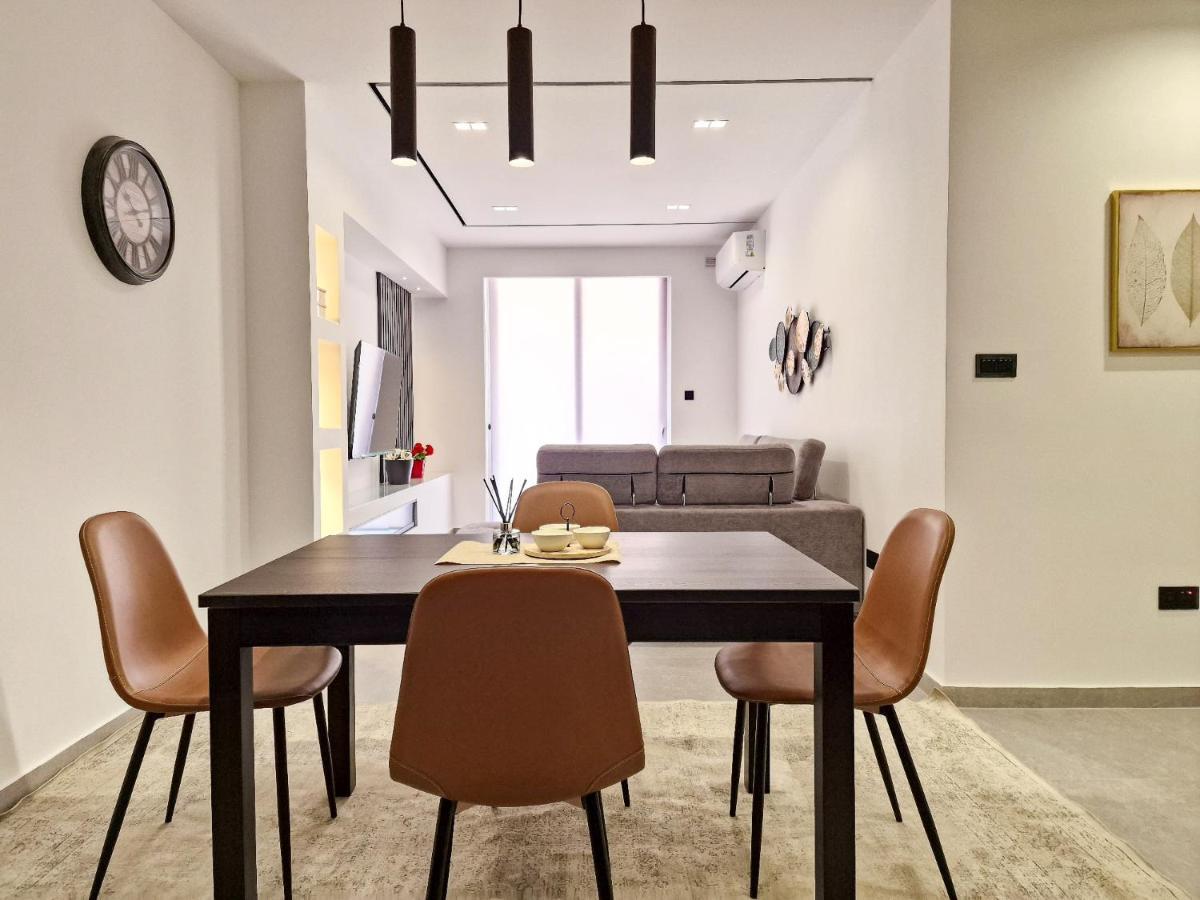 Barbara Properties - Luxury Qawra Stay خليج سانت بول المظهر الخارجي الصورة