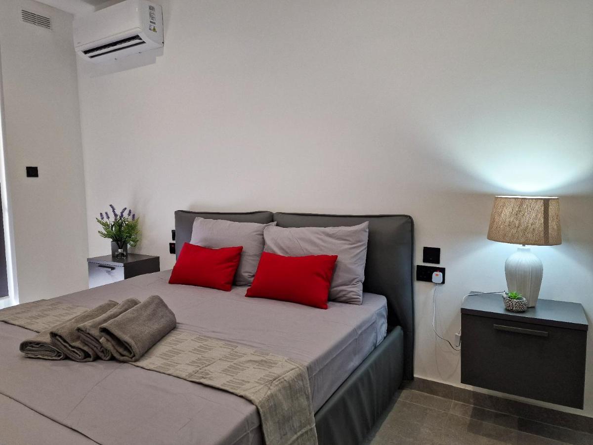 Barbara Properties - Luxury Qawra Stay خليج سانت بول المظهر الخارجي الصورة