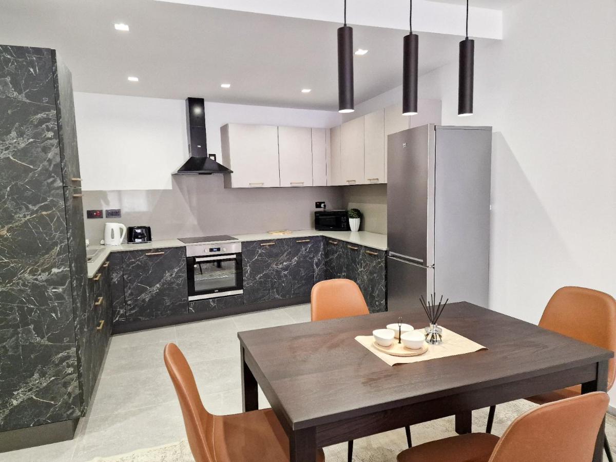 Barbara Properties - Luxury Qawra Stay خليج سانت بول المظهر الخارجي الصورة